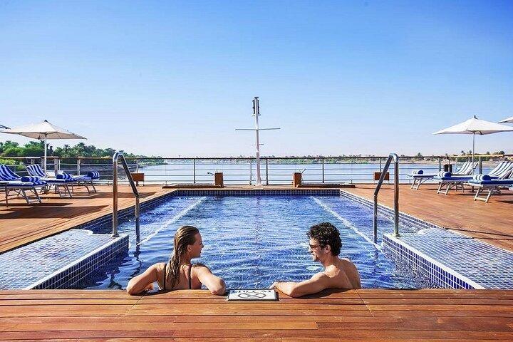 エジプト7日間ツアーパッケージ：カイロ、ルクソール＆アスワンナイルクルーズ