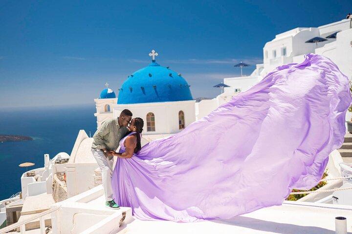 Fotografia de vestido voador em Santorini