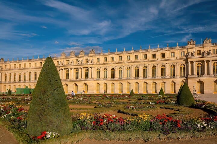 Versailles Small Group Guided Tour by Minibus from Paris