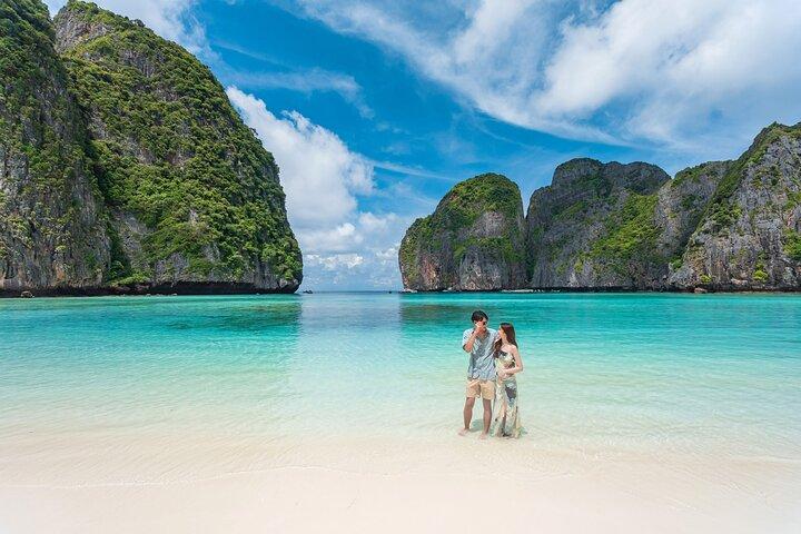 Desde Phuket: Excursión de buceo a las islas Phi Phi y Khai con almuerzo