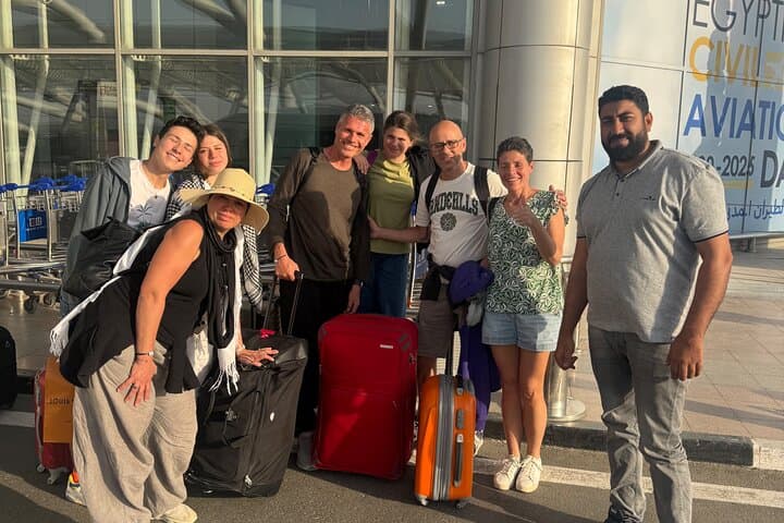 Private Transfer: From/To Cairo International Airport Cairo Giza