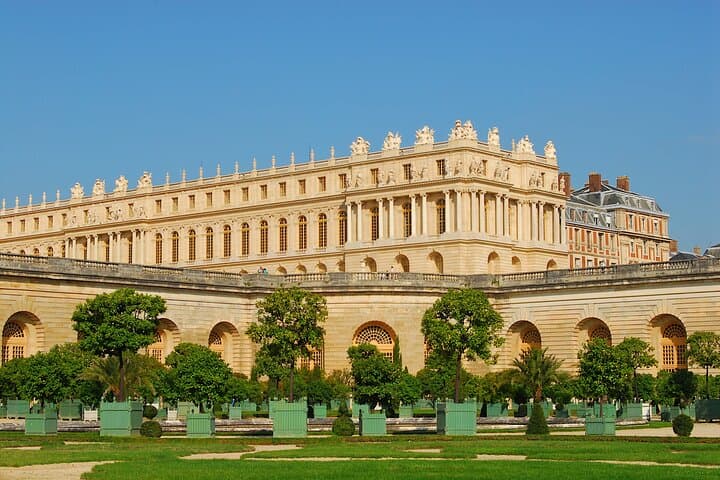 Versailles Small Group Guided Tour by Minibus from Paris