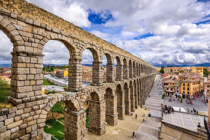 Tolède, Ávila & Ségovie: Excursion privée d'une journée au départ de Madrid