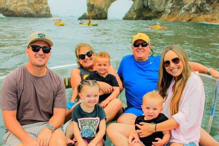 Gita in barca con fondo di vetro nella baia di Los Cabos