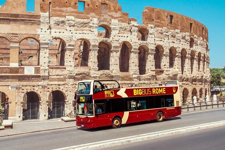 Autobús turístico con traslados al puerto de Civitavecchia, Roma