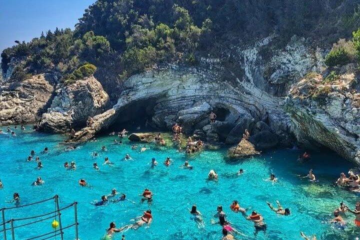Ionian Beauty: Paxos, Antipaxos e The Blue Caves Cruzeiro de dia inteiro