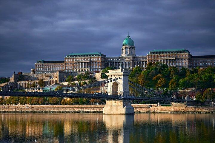 Private Budapest Tour with Thermal Bath or Market Visit