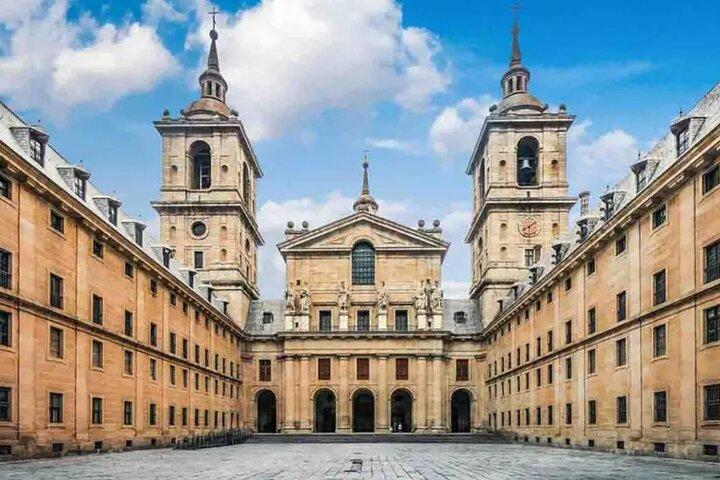 A partir de Madrid El Escorial Valle de los Caídos & Segovia