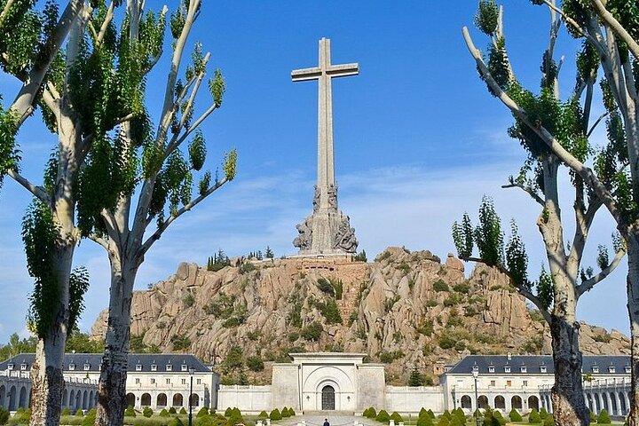 A partir de Madrid El Escorial Valle de los Caídos & Segovia