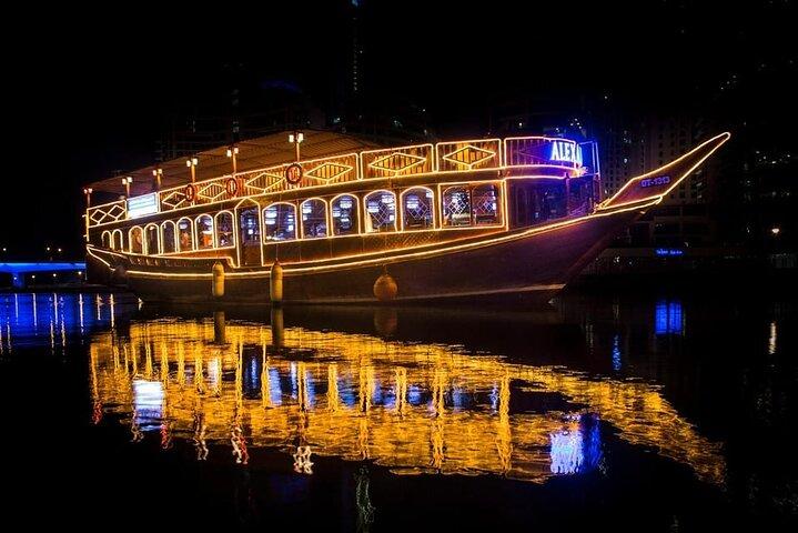 Moonlight on Marina Cruzeiro Dhow Tradicional com jantar opcional