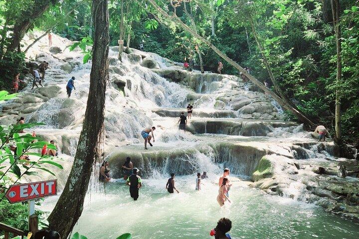 Dunn’s River Falls e compras em Montego Bay