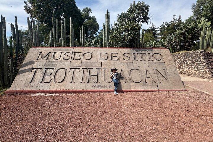 Il tour di Teotihuacan include grotte e una storia mistica