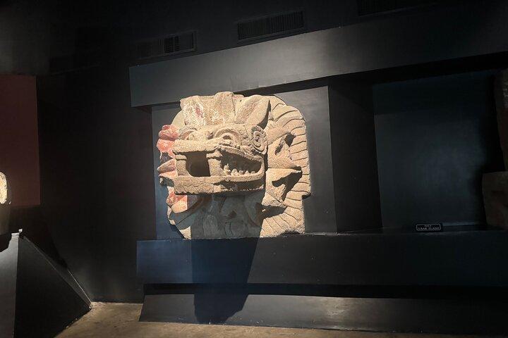 Il tour di Teotihuacan include grotte e una storia mistica