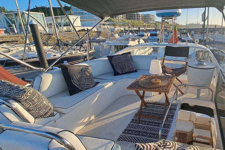 PORTO: Premium Yacht Tour – 6 Bridges & Douro Estuary Reserve
