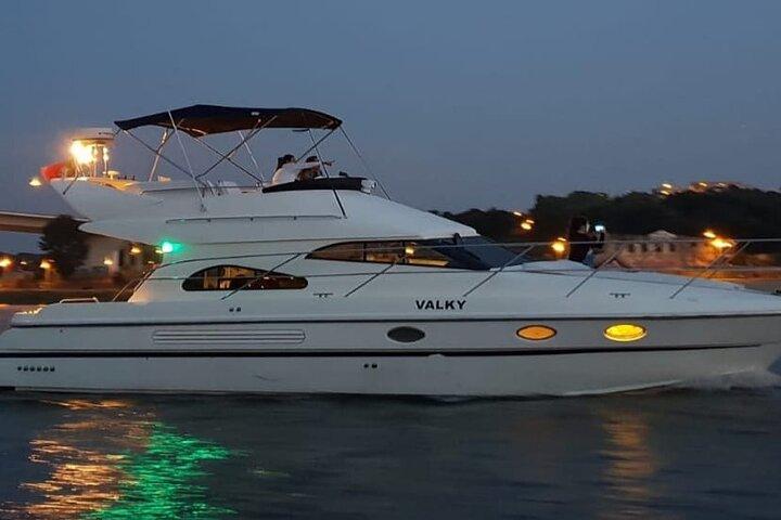 Porto: Luxury Yacht Cruise on the Douro River and Estuary Reserve
