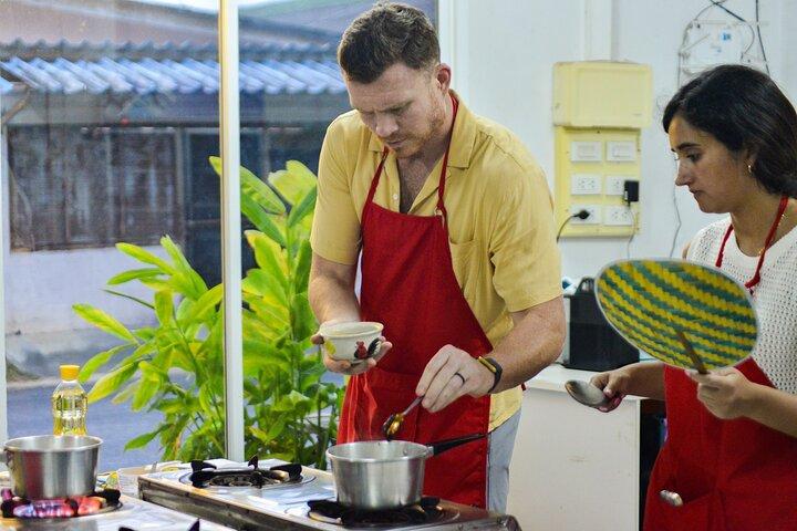 Phuket Thai Cooking Class con tour del mercato e ritiro dall'hotel