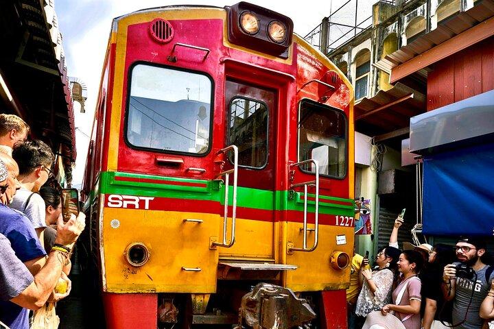 Bangkok : Mercado Flutuante e Mercado de Comboios com passeio de trem/barco