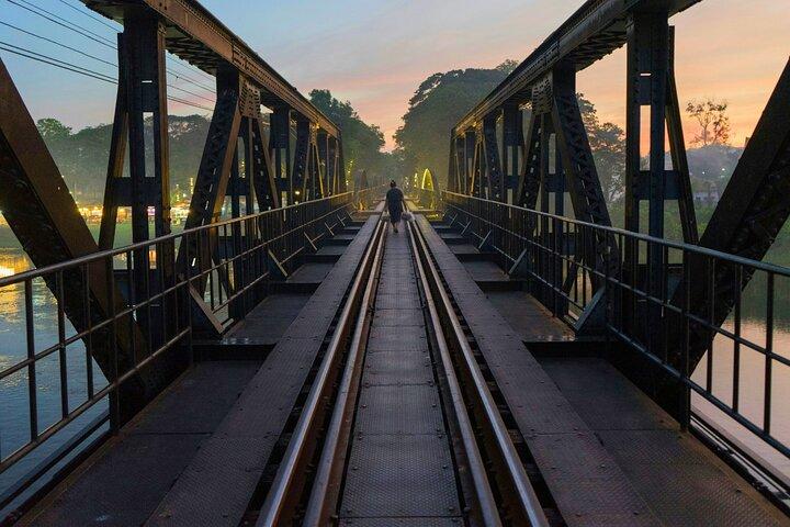 De Banguecoque: Death Railway & Hellfire Pass Tour com almoço