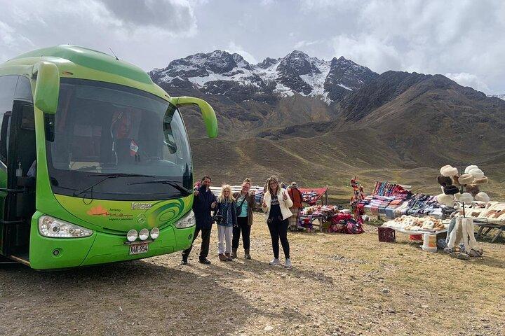 Turistbus fra Cusco til Puno med kulturelle stop og frokost