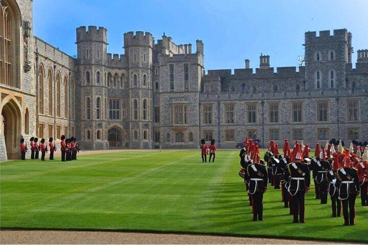 Full Day Windsor Tour, Stonehenge og Bath fra London i en gruppe