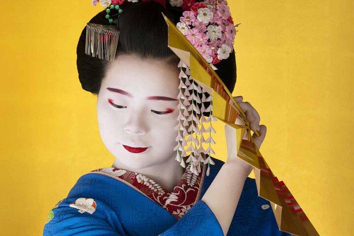 舞妓さんによる京舞と祇園美術館見学