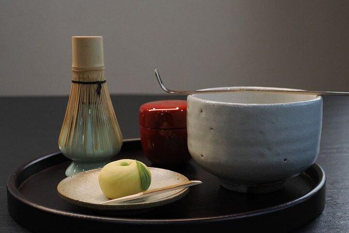 日本語の茶人と一緒に楽しむ東京の伝統茶会