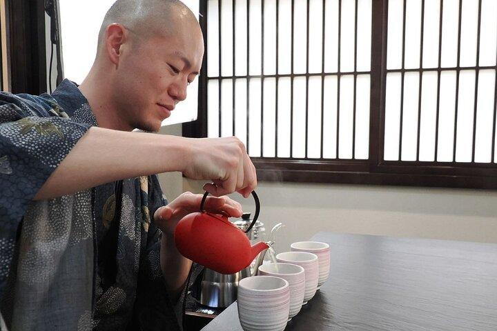 日本語の茶人と一緒に楽しむ東京の伝統茶会