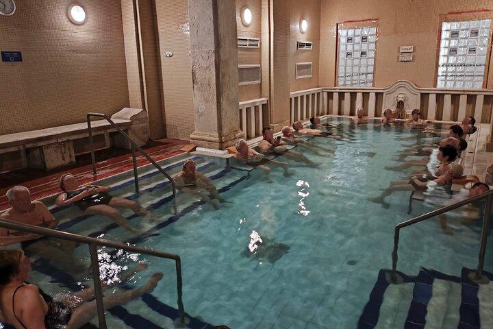 プライベートブダペストツアー(サーマルバスまたは市場訪問付き)