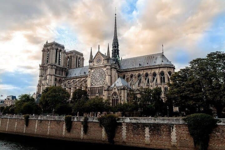 Notre Dame Cathedral Guided Tour with Flexible Options