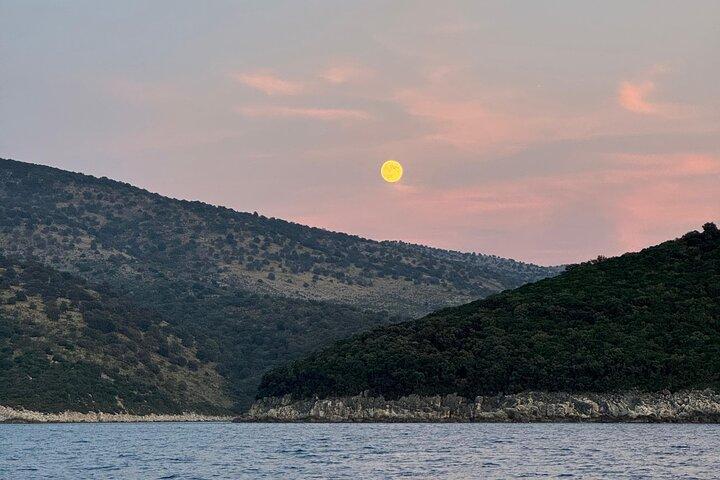 Sarandë : Dolda bukter och Rugged Coast privat motorbåtstur