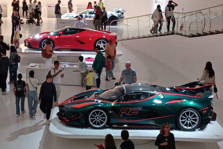 Ferrari Museum & Balsamico Farm Private Tour von Rom
