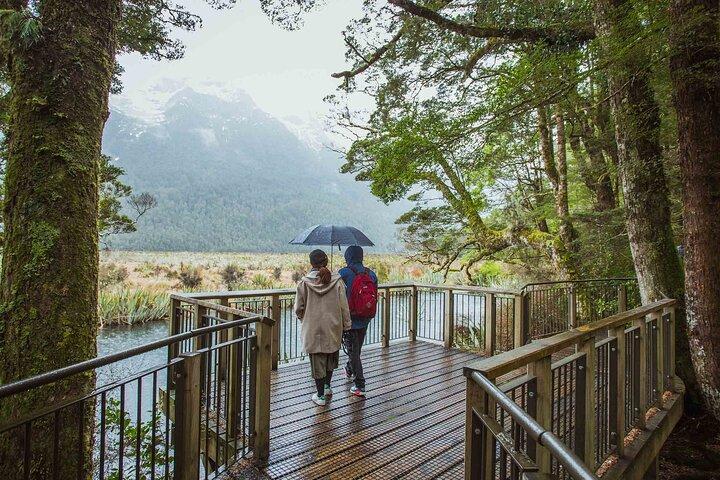 Milford Sound Tour in pullman e crociera da Queenstown