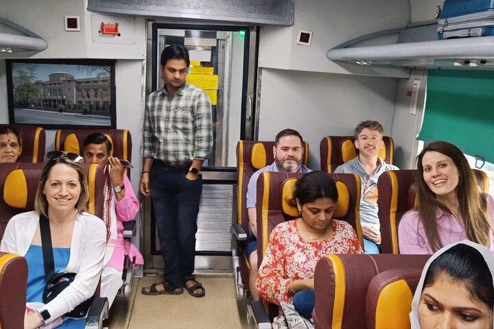 Delhi para Agra e Taj Mahal Excursão privada de um dia de trem expresso com almoço