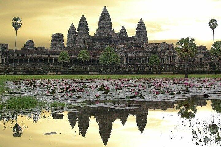 Full-Day Angkor Wat & Must-See with Banteay Srei Temple
