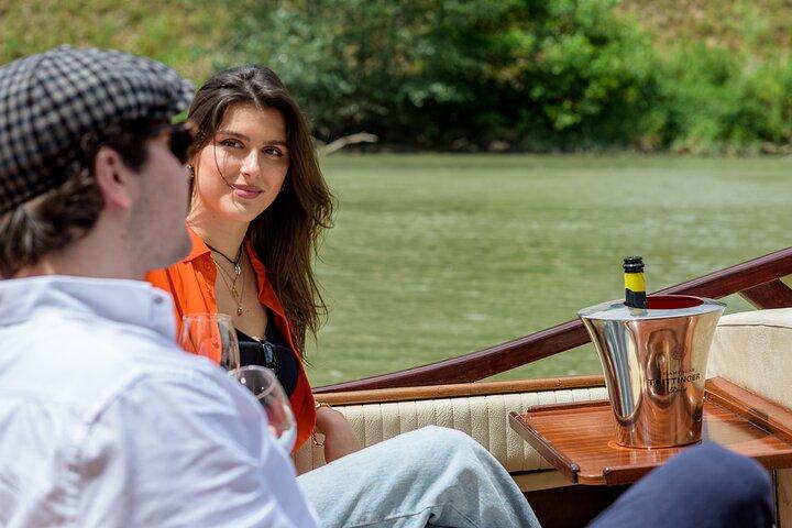 Private Photoshoot on an Italian Boat in Rome