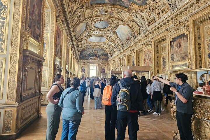 Louvre Museum Guided Tour of Masterpieces in French