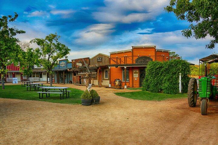 Chuck Wagon Supper & Western Stage Show à Blazin' M Ranch Ticket