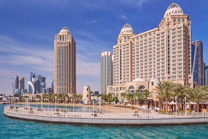 空港送迎： ドーハ空港 ラグジュアリーバンでドーハへ