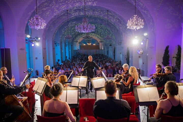 Exklusiver Abend im Schloss Schönbrunn: Audiotour außerhalb der Öffnungszeiten, Abendessen, Konzert