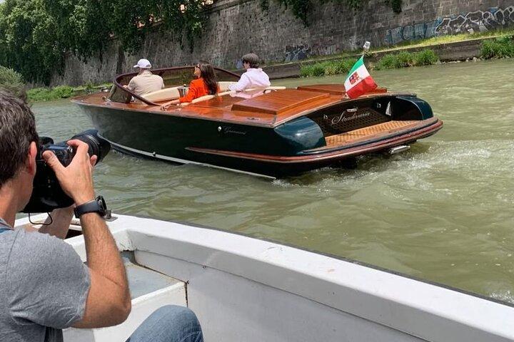 Private Photoshoot on an Italian Boat in Rome