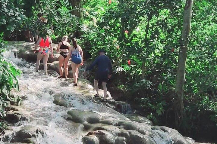 Dunn’s River Falls e compras em Montego Bay