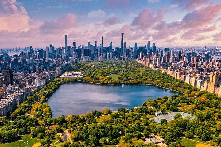 Privater Transfer im schwarzen SUV zu oder von JFK, LGA, EWR