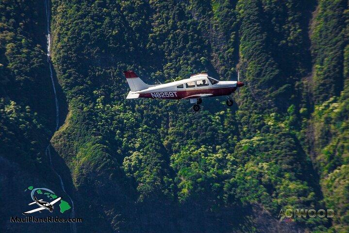 Maui-PRIVATE-Air Tour : SKY-ROAD to HANA : 溶岩+ジャングルの滝!