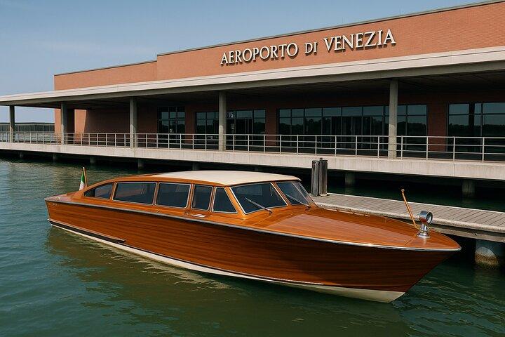 Traslado Watertaxi Venecia Centro- Aeropuerto Venecia 3/4 pasajeros