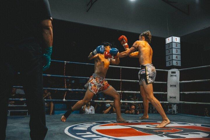Muay Thai Live Action Night på Samui International Stadium