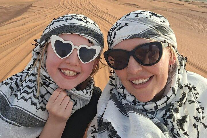 Soirée VIP Safari dans le désert Dubaï avec dîner barbecue et spectacles en direct