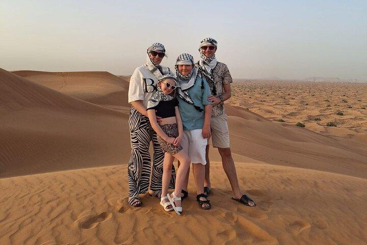Soirée VIP Safari dans le désert Dubaï avec dîner barbecue et spectacles en direct