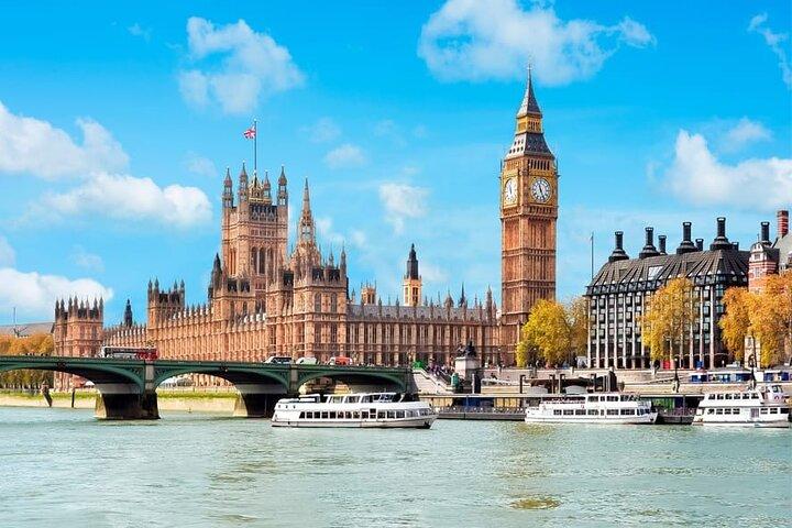 ロンドン・テムズ川クルーズツアー（ドリンクと食事オプション付き）