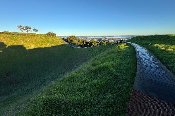 Auckland Half Day Tour - Hunua Falls, Mount Eden Summit & More