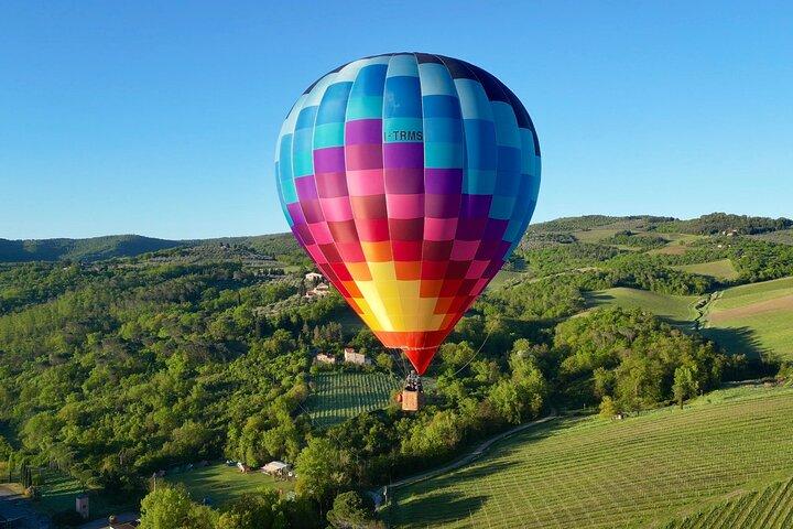 Zonsopgang Ballonvlucht boven Toscane met ontbijt en foto's